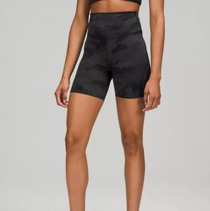 Base Pace High-Rise Short 6"